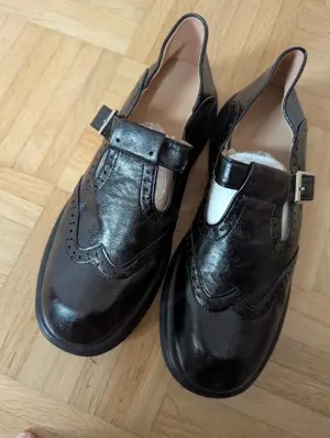 Schwarze Schuhe NEU, Gr. 39