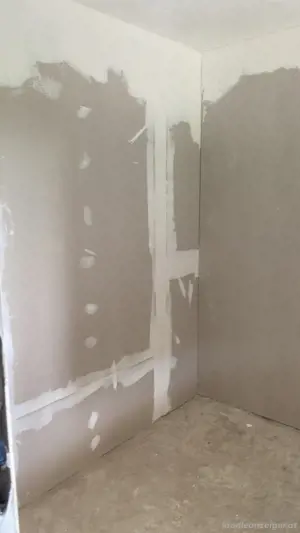 Maler mit Berufserfahrung malt ihre Wohnung Haus Fassade sauber schnell und zu einem fairen Preis Bild 4