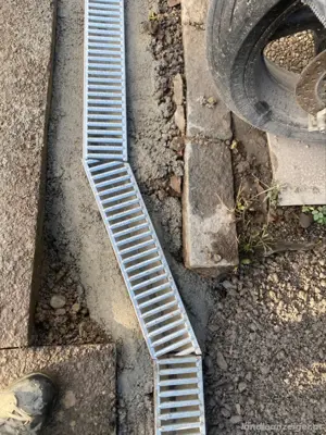 Pflasterer mit langer Berufserfahrung übernimmt  Abschrägungen Granitrandsteine bei Ein und Ausfarte Bild 2