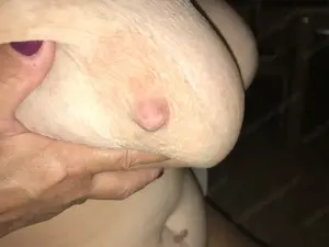 Reife Frau mit großen Titten