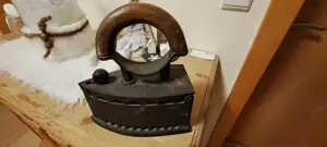 Bügeleisen mit Holzgriff alt 1891