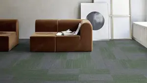 Postenangebot: 52 m  grün-graue Teppichfliesen von Interface Bild 2
