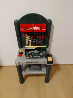 Bosch Kinderwerkbank mit viel Zubehör Bild 3
