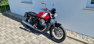 Moto Guzzi 750 V7 II Special A2 Cafe Racer Bild 2