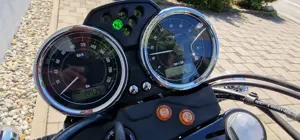 Moto Guzzi 750 V7 II Special A2 Cafe Racer Bild 3