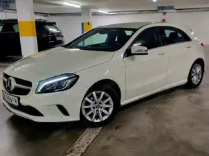 Mercedes Benz A180d mit 79k km (2017)