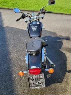 Motorrad Suzuki GZ 250 Bild 2