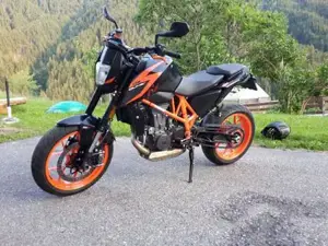 KTM 690 Duke R Bild 3
