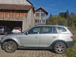 BMW X3 E83 3.0 L Diesel 218 PS, BJ 07 2005, knapp 260.000 KM Bild 6