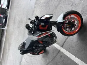 Ktm Duke 890 R Bild 10