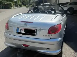Peugeot 206 CC 1,6 16V Cabrio   Roadster Bild 2