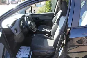 Toyota Yaris 1,0 VVT-i Active aus zweiter Hand Bild 7