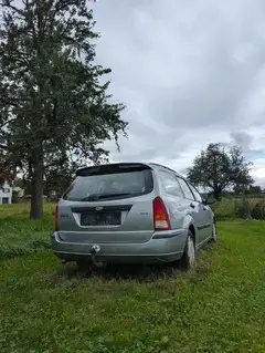 Ford Focus Kombi 1.8Tdci Bild 2