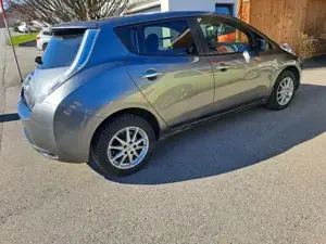 Nissan Leaf mit neuem Pickerl Bild 10