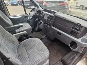 Mietwagen Leihbus 8 Sitzer  Bild 2