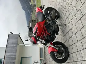 Ducati Monster 821 Stripe Bild 2