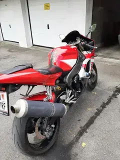 Yamaha R1 YZF  Bild 5