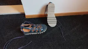 Coole Sandalen, Gr. 38, blau mit Schnürung Bild 2