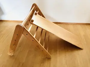 Pikler Dreieck Kletterdreieck mit Rutsche  Hühnerleiter