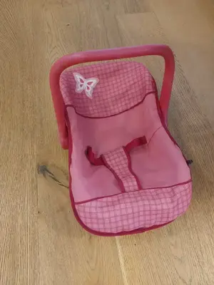 Verkaufe Puppen Maxicosi