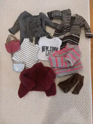 Verkaufe Puppe mit Zubehör  Bild 2