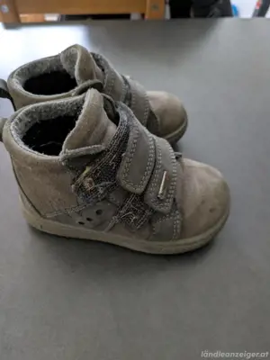 primigi gefütterte Halbschuhe in Größe 21 Bild 4