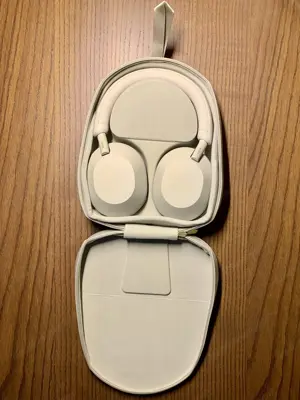 Sony WH-1000XM5 Beige Bild 5