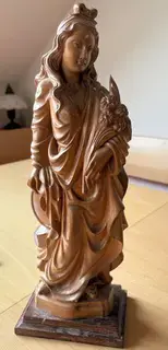 Holzschnitzereien aus Gröden