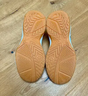 Hallenschuh Asics, Modell Upcourt 5, Grö0e 34,5 Bild 3