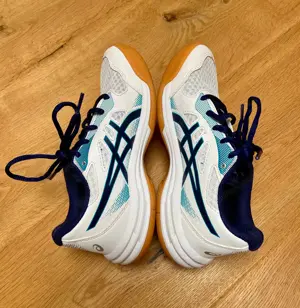 Hallenschuh Asics, Modell Upcourt 5, Grö0e 34,5 Bild 2