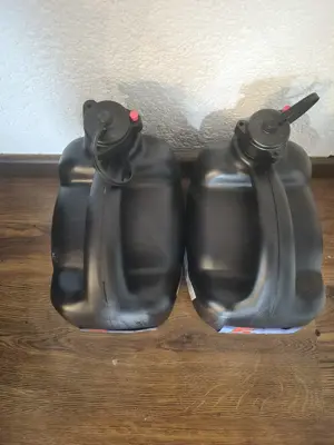 Benzinkainster 2x 5 liter Bild 2