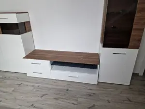 Wohnwand mit Couchtisch Bild 5