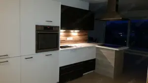 3 Zimmerwohnung - Neubau, Lift, große Dachterrasse 40 m2 - zentrale Stadtlage, jetzt verfügbar !  Bild 3