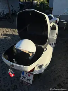 Vespa 300 GTS  Bild 5
