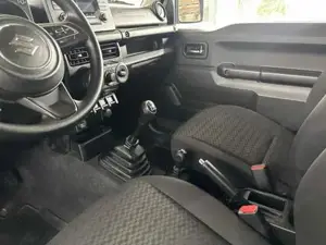 Suzuki Jimny Bild 9