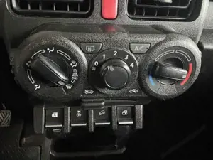 Suzuki Jimny Bild 12