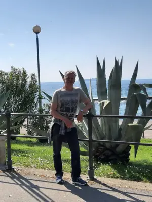 Suche Frau von 58 bis 80 Jahre  Bild 3