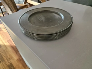 Weingläser mit Zinn fuß und Feinzinnteller  Bild 3