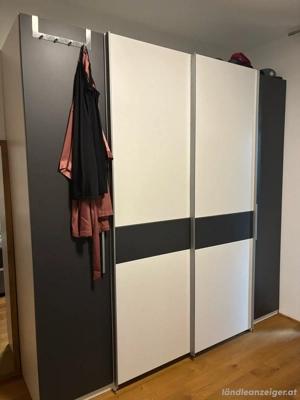 Kleiderkasten 