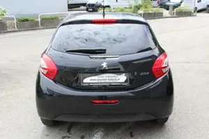 Peugeot 208 Style 1,2 VTi 82 Bild 4
