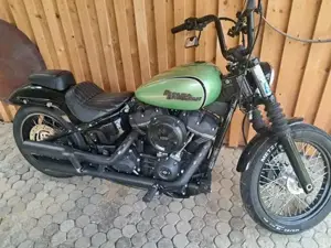 Harley Davidson  Street Bob 107 Bild 4