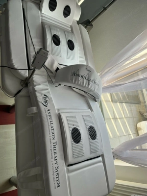 HHP Massageliege mit stabilen Untergestell white Edition Bild 2