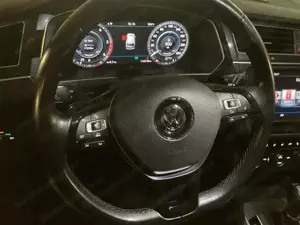 VW Tiguan 2,0 TDI SCR 4Motion 190PS R-Line DSG Higline Top Zusand Bild 8