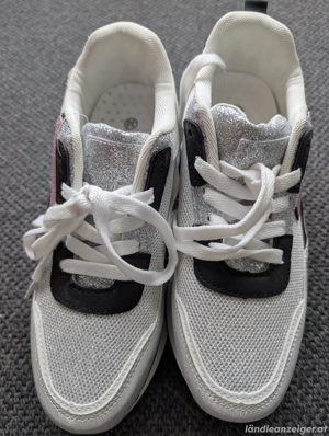 verkaufe ungetragene Sneaker Größe 38 Bild 3
