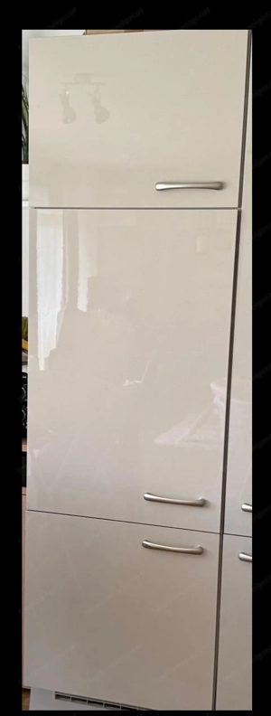 Schrank für Einbaukühlschrank 