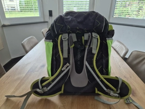 Schulrucksack Ergobag schwarz grün Bild 2