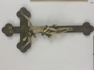 Christus Kreuz - handgefasst (Echtgold), Lindenholz