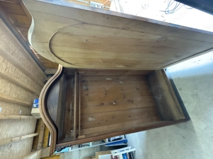 Alter Schrank Kasten  Bild 2