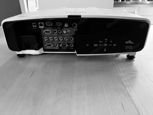Beamer Epson EB 4950 WU Bild 2
