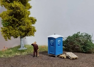 H0 Dixiklo   Baustellenklo mit beweglicher oder bewegter Türe Bild 3